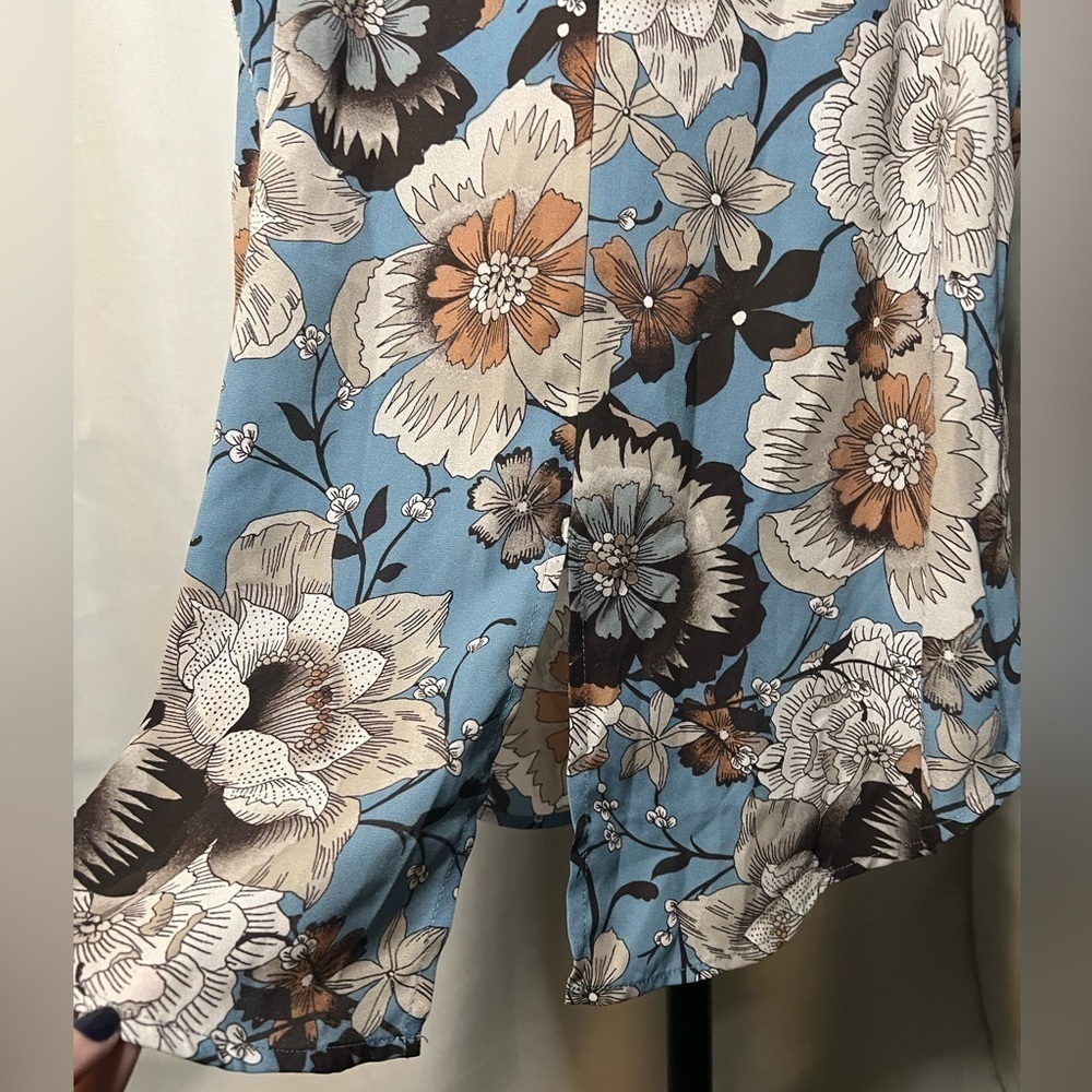 Sanctuary Blue and Brown Floral Blouse Medium - Picture 10 of 13